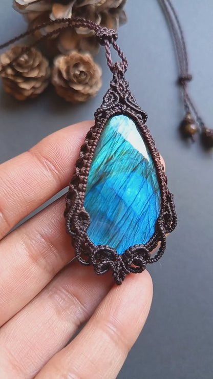 Labradorite Macrame Necklace | Pendant size approx 6.8 cm