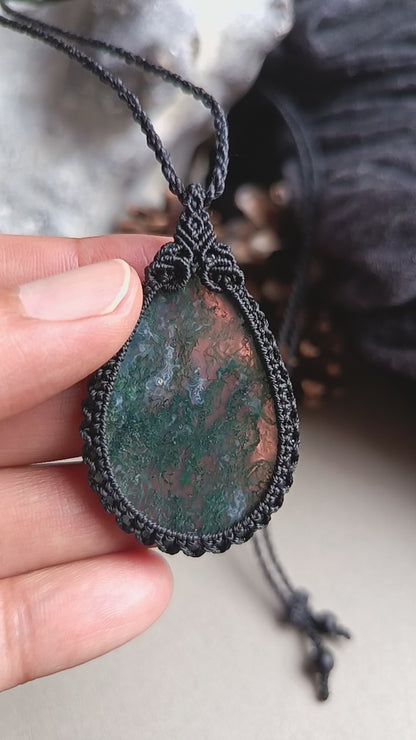 Moss Agate Macrame Necklace | Pendant size 5.5 cm
