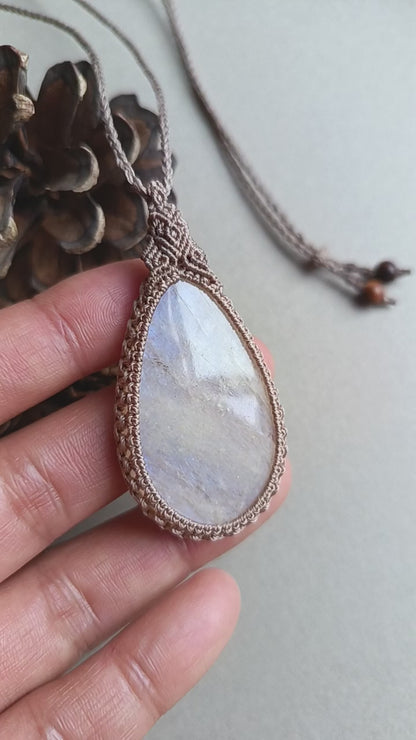 Moonstone Macrame Necklace | Pendant size 6.2 cm
