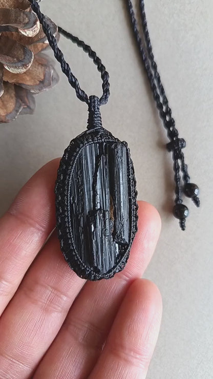 Black Tourmaline Macrame Necklace | Pendant size 5.7 cm