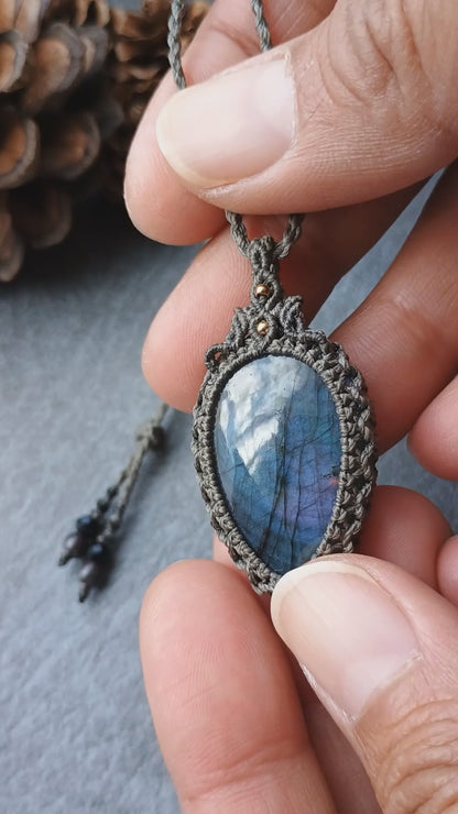 Spectrolite Labradorite Macrame Necklace | Pendant size approx 4.4 cm