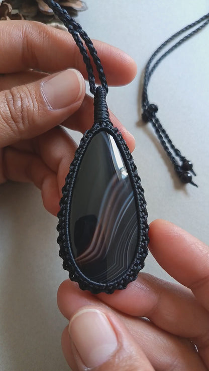 Onyx Macrame Necklace | Pendant size 8 cm