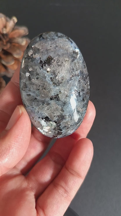 Lavikite, Palm Stone, Oval shape, 58x38x16 mm, 52.6g [PALM-S04]