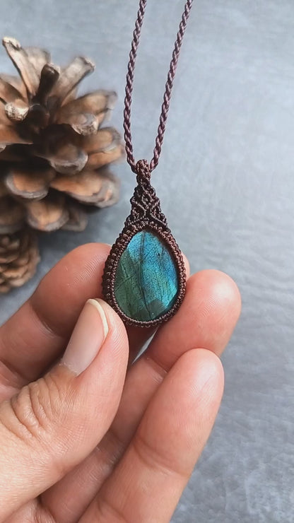 Labradorite Macrame Necklace | Pendant size approx 3.8 cm