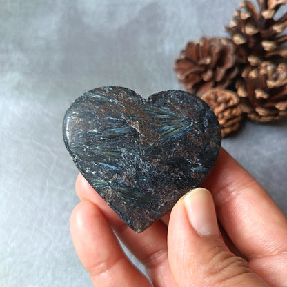 Arfvedsonite (Matte polished), Heart Shape, Palm Stone, 50x55x18mm, 89.2g [PALM-103]