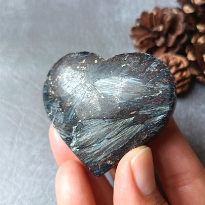 Arfvedsonite (Matte polished), Heart Shape, Palm Stone, 51x56x18mm, 88.6g [PALM-104]
