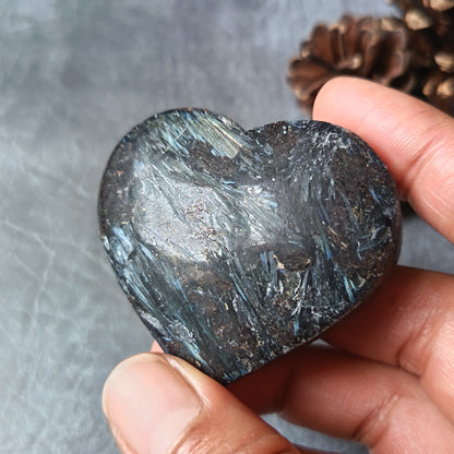 Arfvedsonite (Matte polished), Heart Shape, Palm Stone, 51x56x18mm, 88.6g [PALM-104]