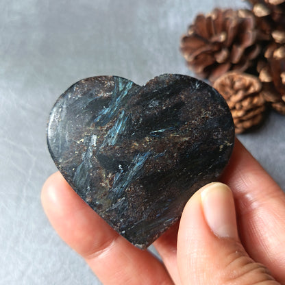 Arfvedsonite (Matte polished), Heart Shape, Palm Stone, 51x55x18mm, 89.2g [PALM-105]