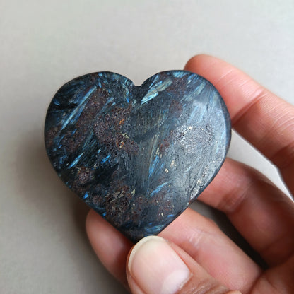 Arfvedsonite (Matte polished), Heart Shape, Palm Stone, 52x55x19mm, 97g [PALM-111]