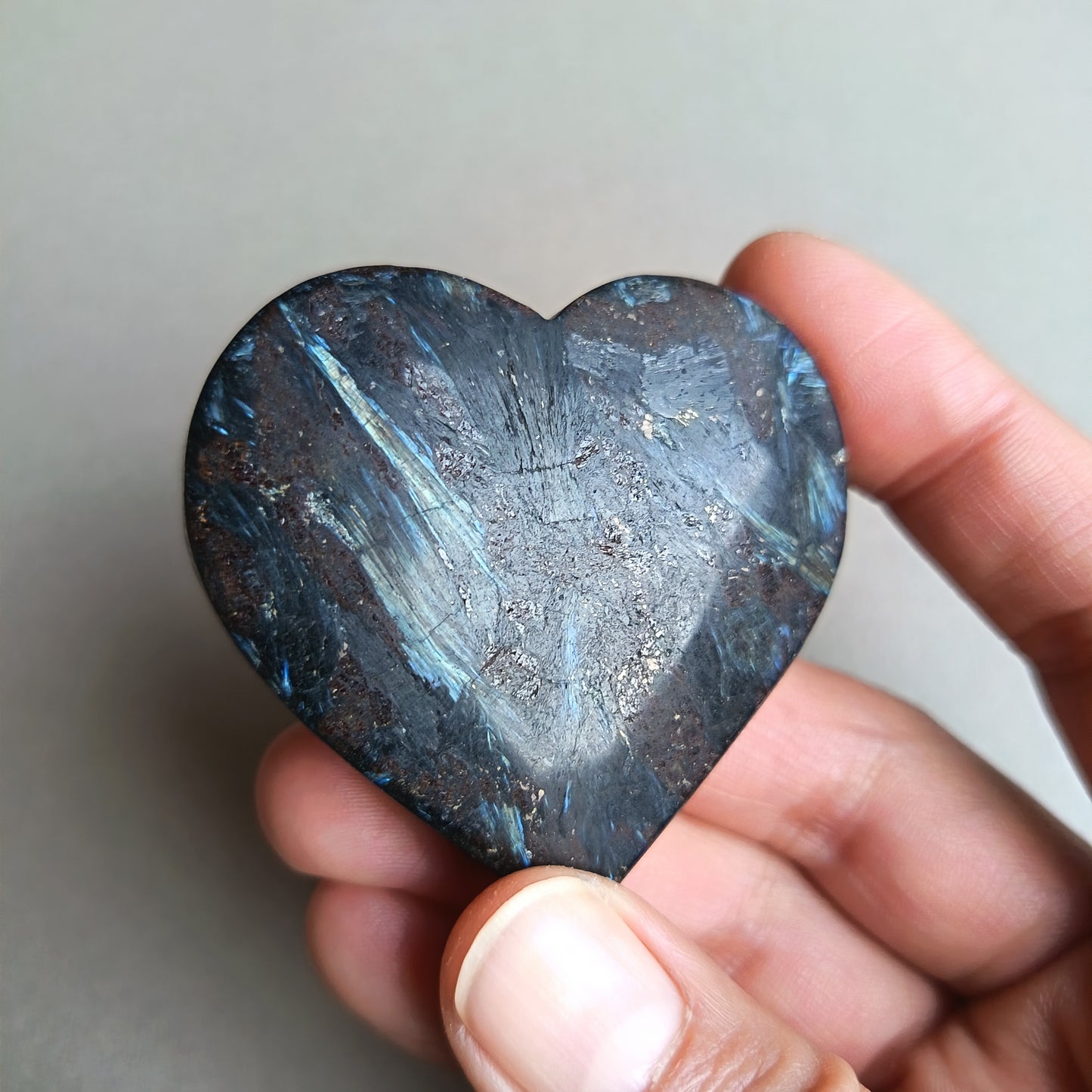Arfvedsonite (Matte polished), Heart Shape, Palm Stone, 52x55x19mm, 97g [PALM-111]