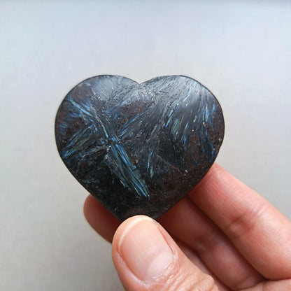 Arfvedsonite (Matte polished), Heart Shape, Palm Stone, 52x56x19mm, 102.8g [PALM-114]