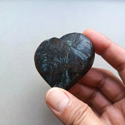 Arfvedsonite (Matte polished), Heart Shape, Palm Stone, 52x56x19mm, 102.8g [PALM-114]