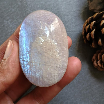 Moonstone Palm Stone, 59x37x26mm, 91.5g [PALM-B02]
