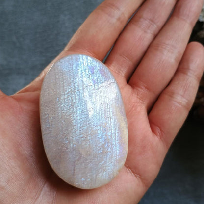 Moonstone Palm Stone, 59x37x26mm, 91.5g [PALM-B02]