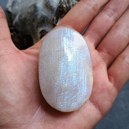Moonstone Palm Stone, 59x37x26mm, 91.5g [PALM-B02]