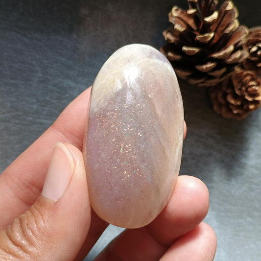 Moonstone Palm Stone, 56x30x20mm, 52.2g [PALM-D01]