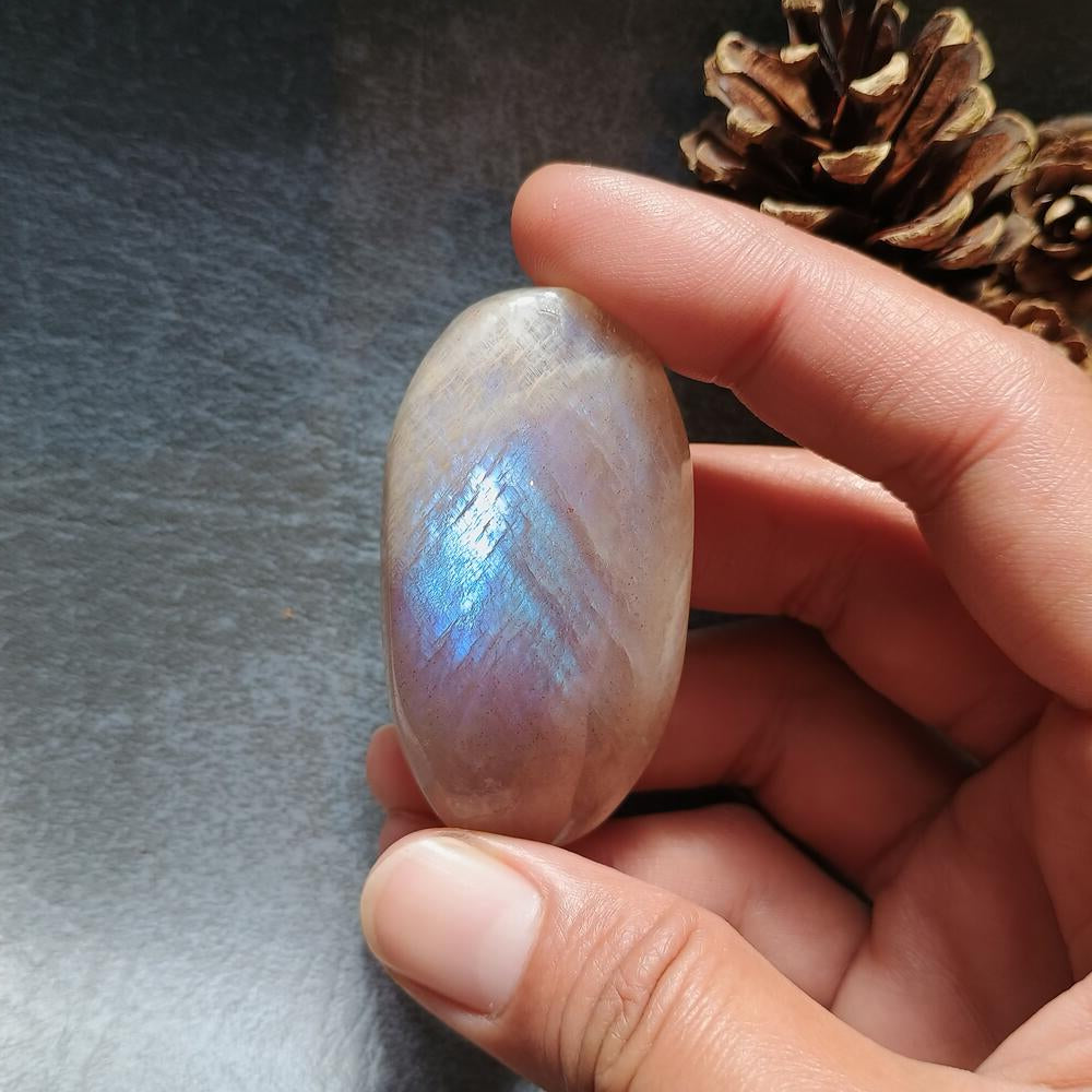Moonstone Palm Stone, 56x30x20mm, 52.2g [PALM-D01]