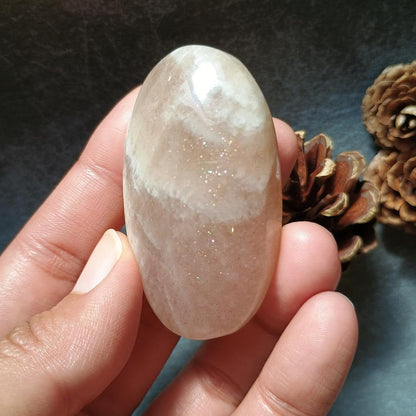 Moonstone Palm Stone, 56x30x20mm, 52.2g [PALM-D01]