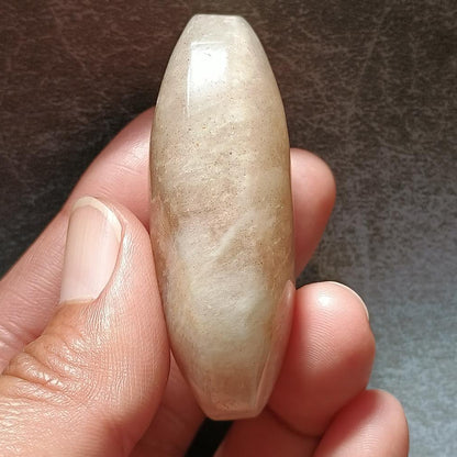 Moonstone Palm Stone, 56x30x20mm, 52.2g [PALM-D01]