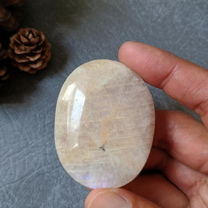 Moonstone Palm Stone, 58x45x19mm, 78.9g [PALM-D04]