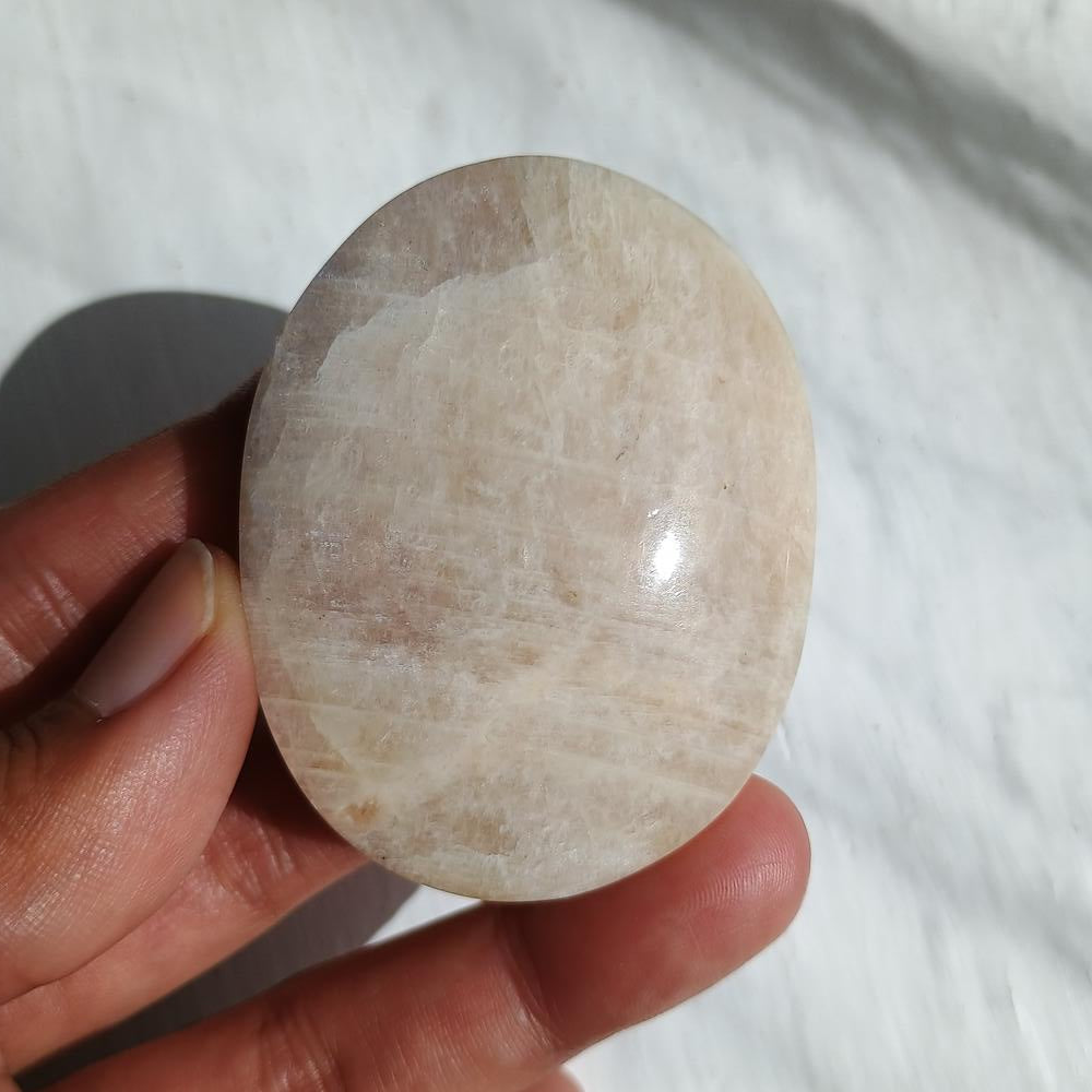 Moonstone Palm Stone, 58x45x19mm, 78.9g [PALM-D04]