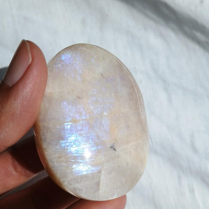 Moonstone Palm Stone, 58x45x19mm, 78.9g [PALM-D04]