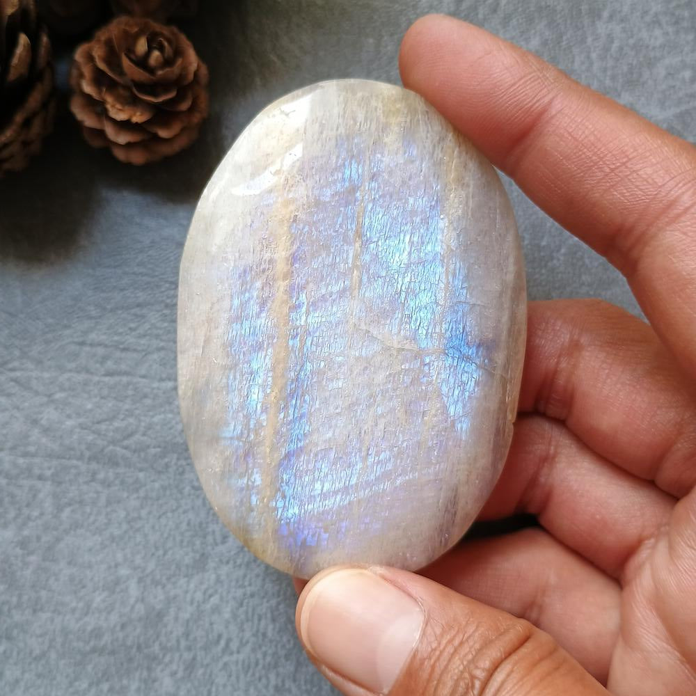 Moonstone Palm stone, 72x51x16mm, 97.6g [PALM-E01]