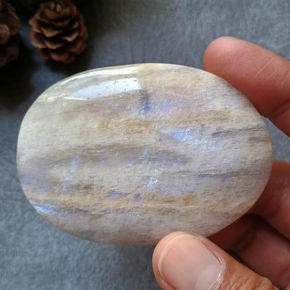 Moonstone Palm stone, 72x51x16mm, 97.6g [PALM-E01]