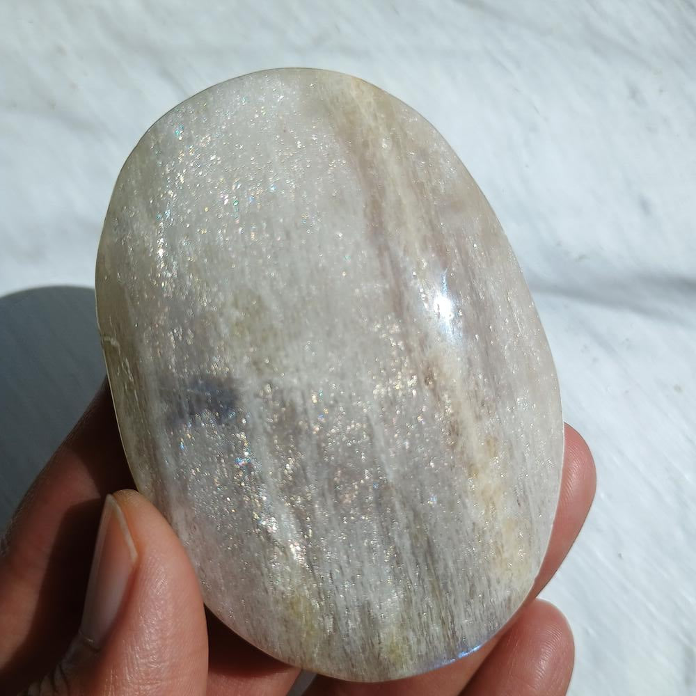 Moonstone Palm stone, 72x51x16mm, 97.6g [PALM-E01]