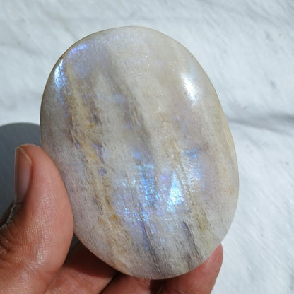 Moonstone Palm stone, 72x51x16mm, 97.6g [PALM-E01]