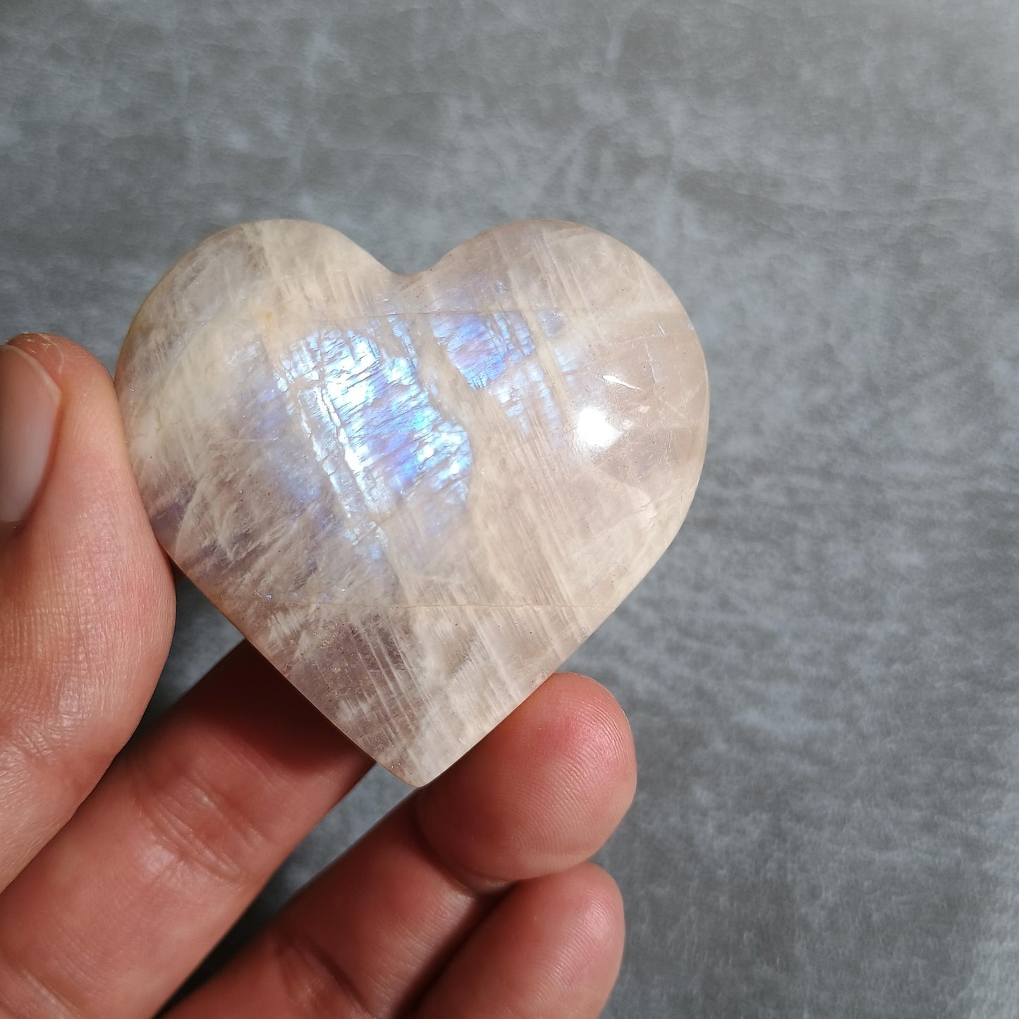 Moonstone Heart shape, Palm Stone, 46x48x21 mm, 64.9g  [PALM-K02]