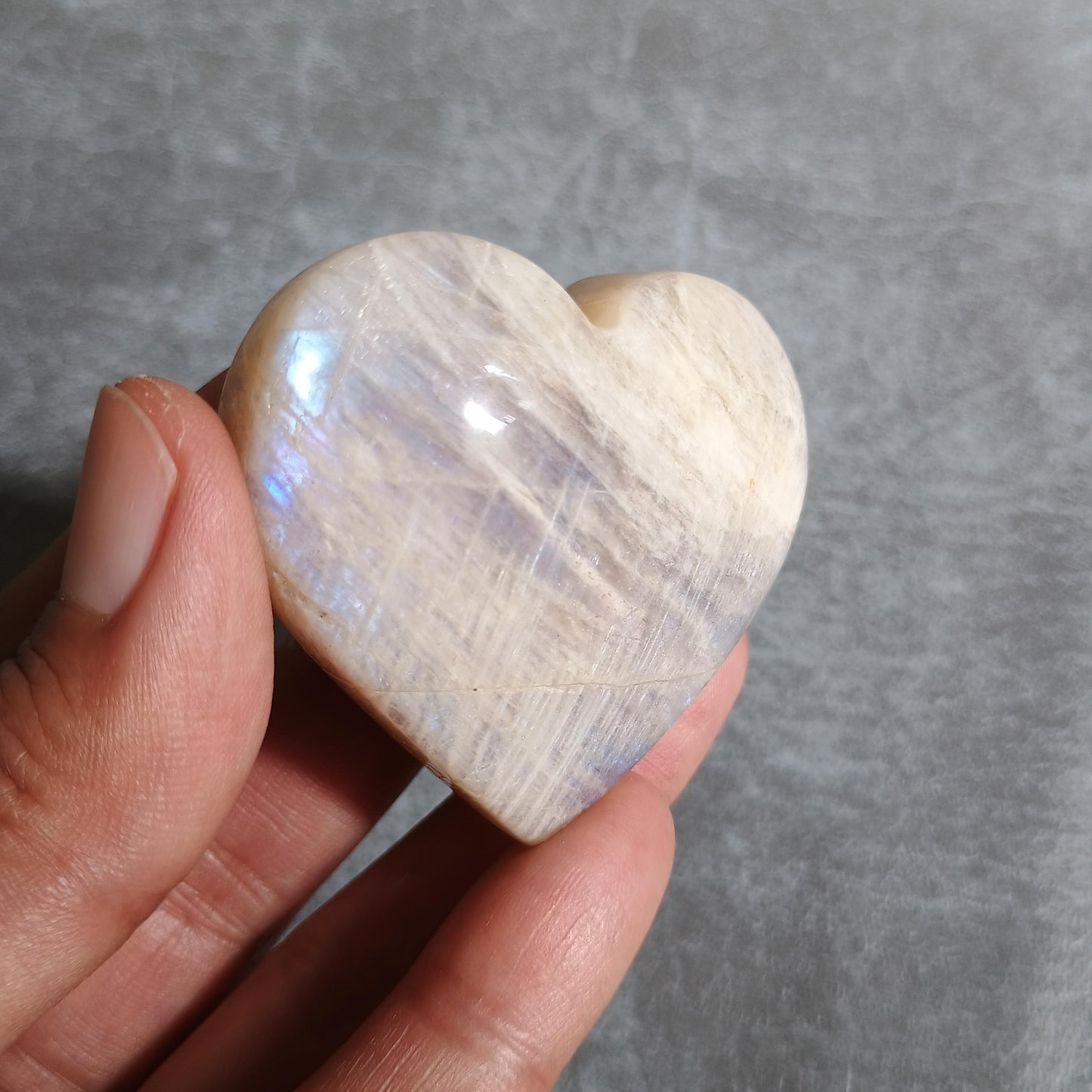 Moonstone Heart shape, Palm Stone, 46x48x21 mm, 64.9g  [PALM-K02]