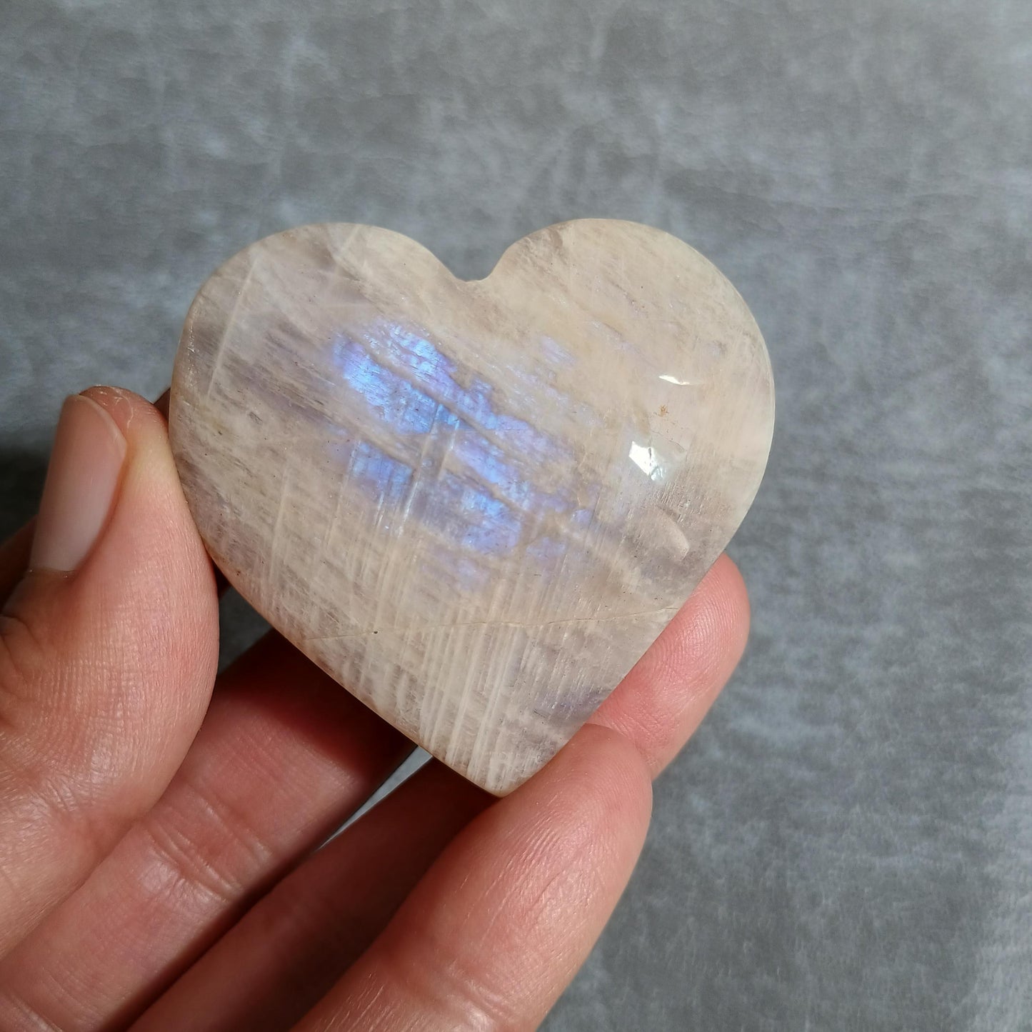Moonstone Heart shape, Palm Stone, 46x48x21 mm, 64.9g  [PALM-K02]