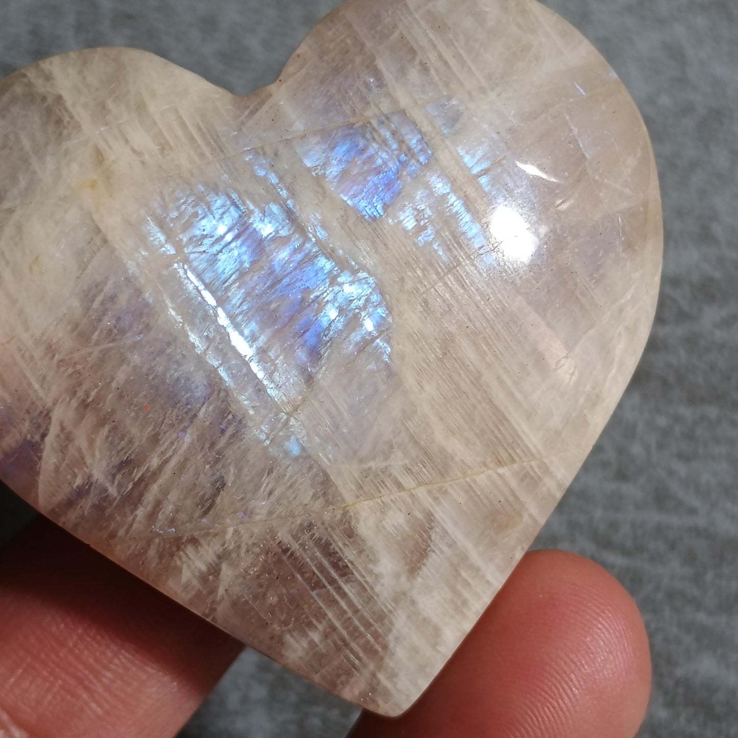 Moonstone Heart shape, Palm Stone, 46x48x21 mm, 64.9g  [PALM-K02]