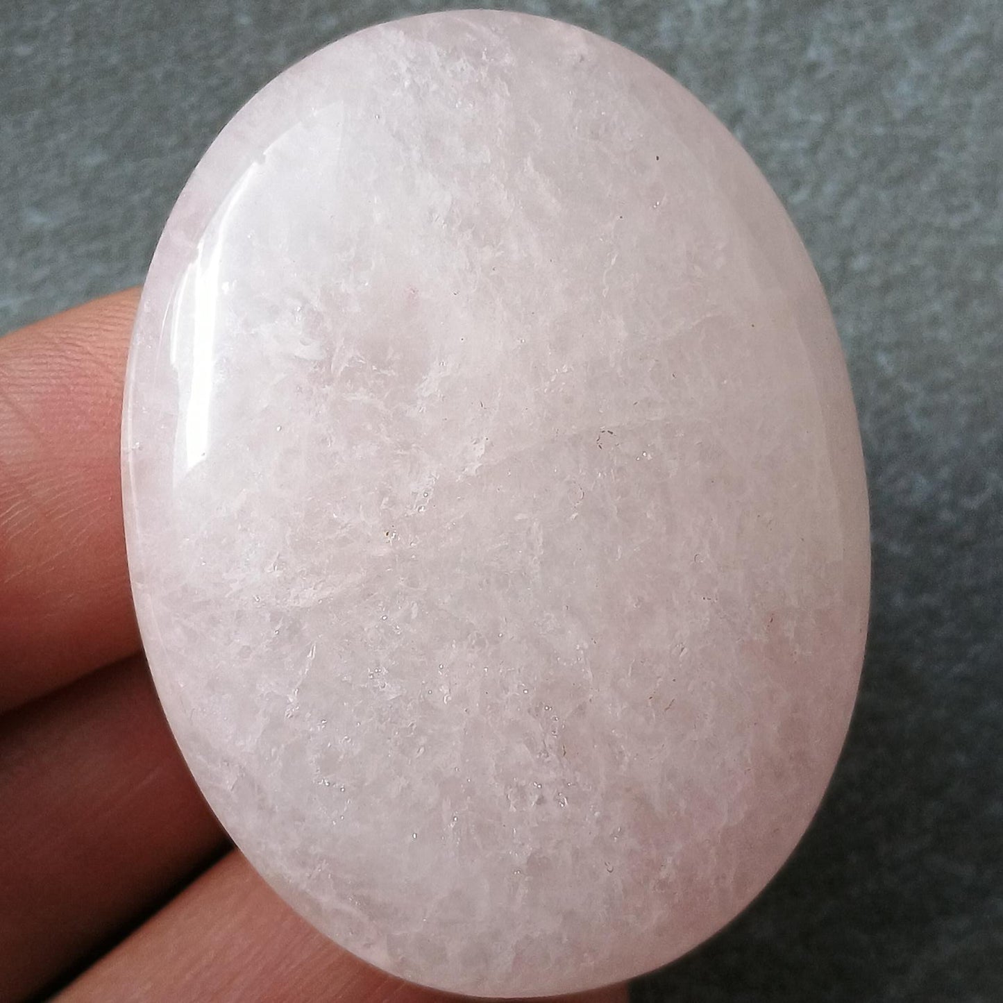Rose Quartz Palm Stone, 46x35x16mm, 38.4g  [PALM-L01-S]