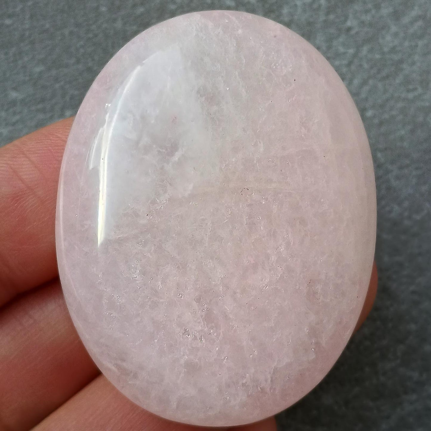 Rose Quartz Palm Stone, 46x35x16mm, 38.4g  [PALM-L01-S]