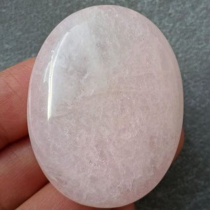 Rose Quartz Palm Stone, 46x35x16mm, 38.4g  [PALM-L01-S]