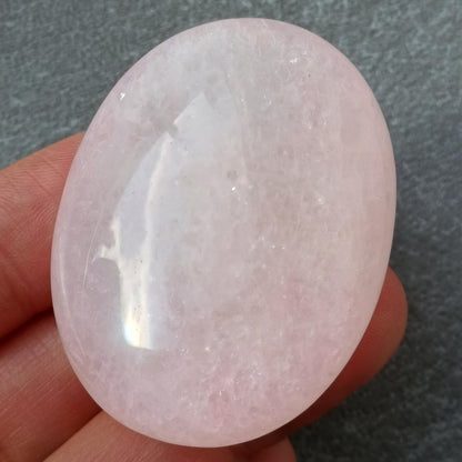 Rose Quartz Palm Stone, 46x35x16mm, 38.4g  [PALM-L01-S]