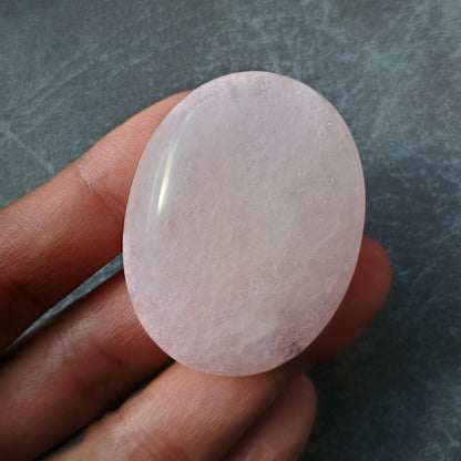 Rose Quartz Palm Stone, 46x35x16mm, 38.4g  [PALM-L01-S]