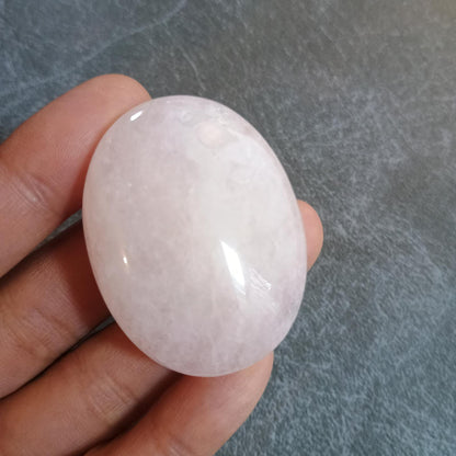 Rose Quartz Palm Stone, 46x35x16mm, 38.4g  [PALM-L01-S]