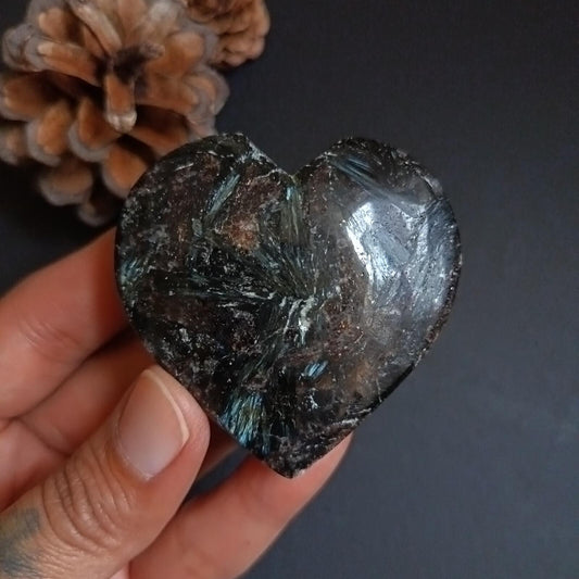 Arfvedsonite, Heart Shape, Palm Stone, 56x56x19mm, 98.2g [PALM-P04]