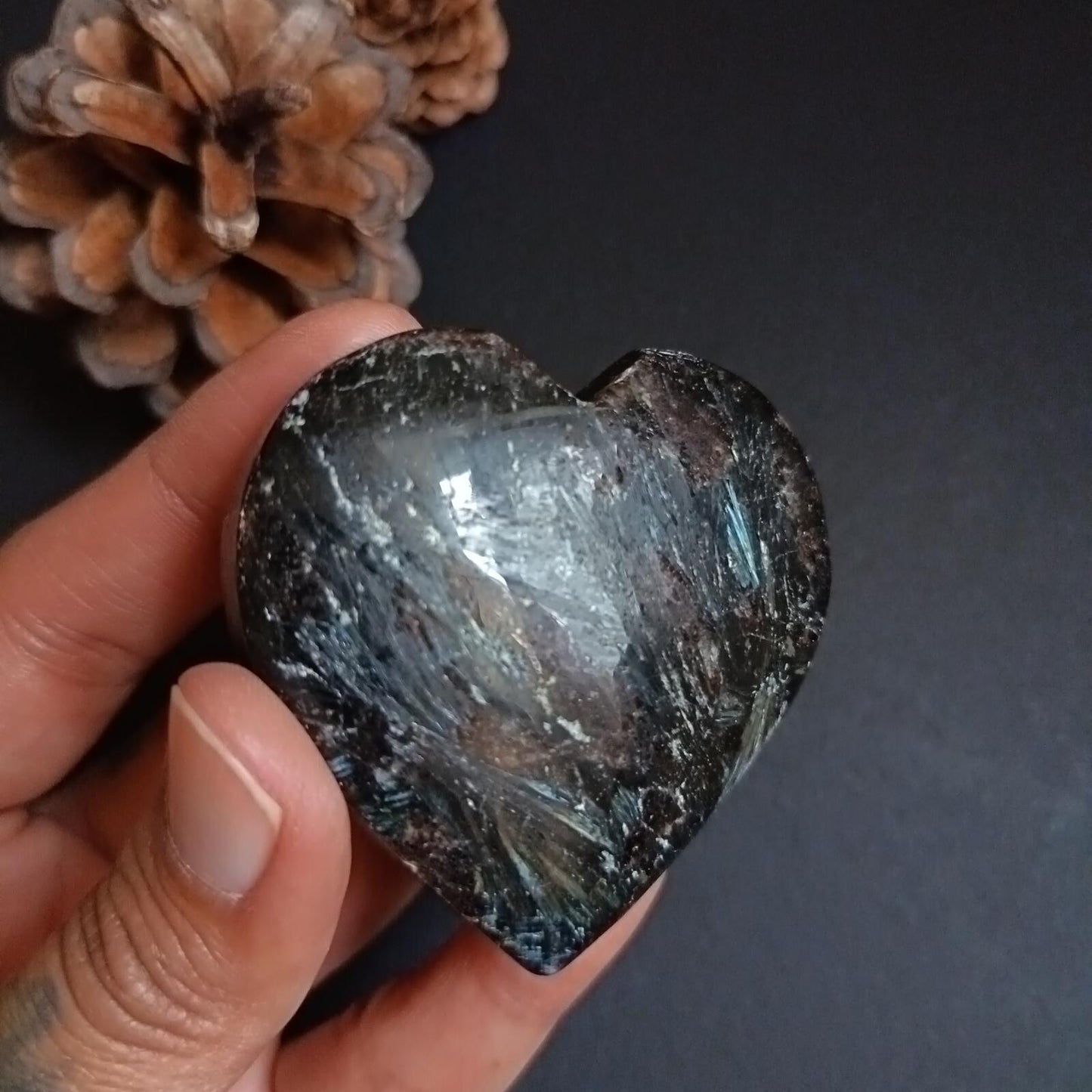 Arfvedsonite, Heart Shape, Palm Stone, 56x56x19mm, 98.2g [PALM-P04]