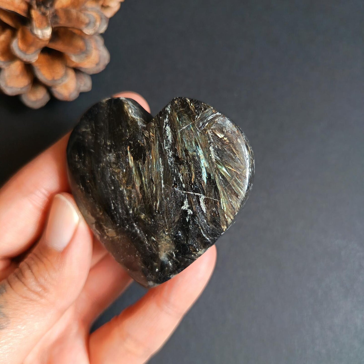 Arfvedsonite, Heart Shape, Palm Stone, 55x56x19mm, 95.6g [PALM-P05]