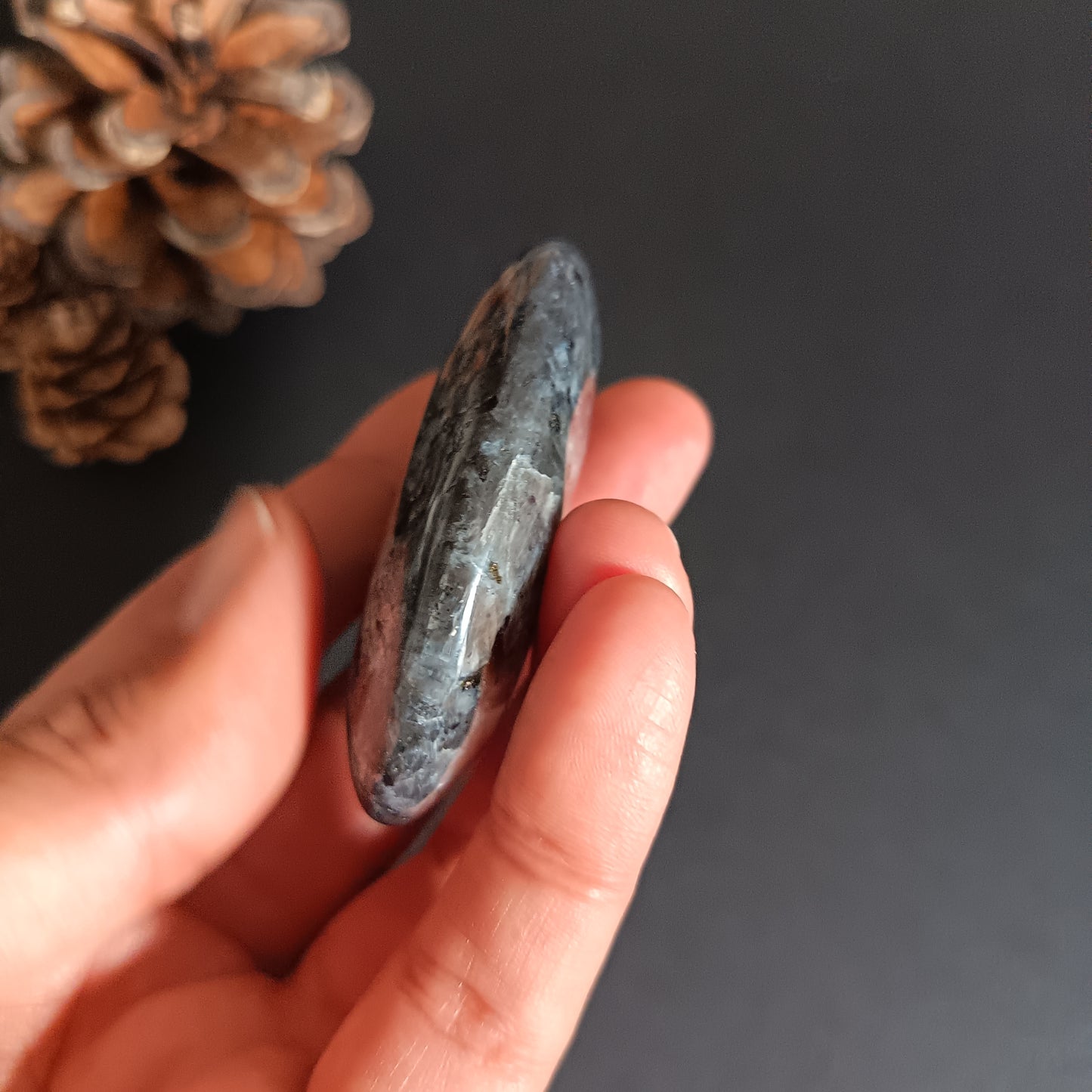 Lavikite, Palm Stone, Oval shape, 58x38x16 mm, 52.6g [PALM-S04]