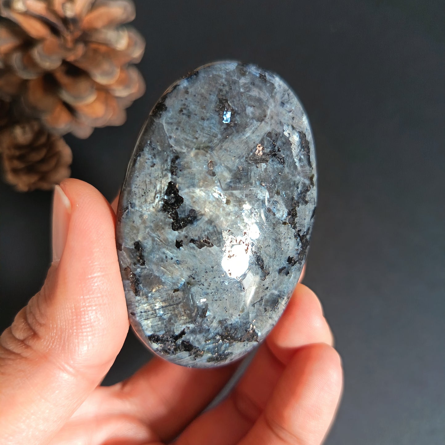 Lavikite, Palm Stone, Oval shape, 60x40x16 mm, 56.6g [PALM-S06]