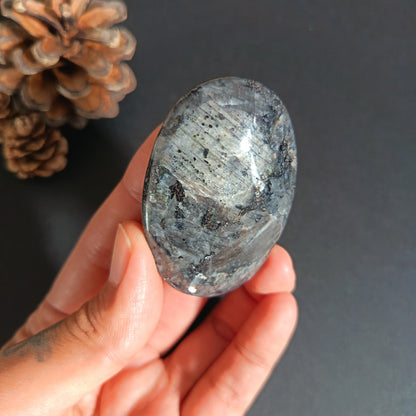 Lavikite, Palm Stone, Oval shape, 60x40x16 mm, 57.6g [PALM-S07]