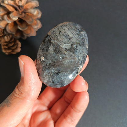 Lavikite, Palm Stone, Oval shape, 60x40x16 mm, 57.6g [PALM-S07]