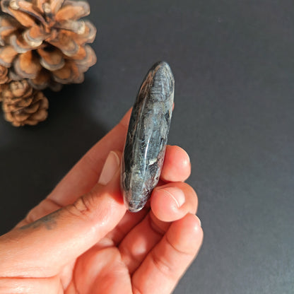Lavikite, Palm Stone, Oval shape, 60x40x16 mm, 57.6g [PALM-S07]
