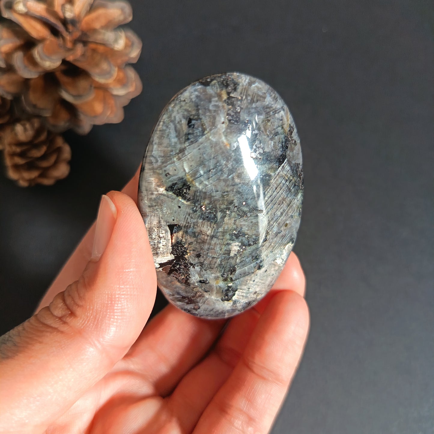 Lavikite, Palm Stone, Oval shape, 60x40x16 mm, 57.6g [PALM-S07]