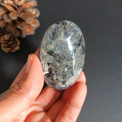 Lavikite, Palm Stone, Oval shape, 60x40x16 mm, 57.6g [PALM-S07]